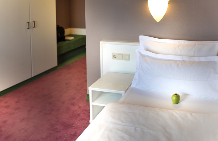 Imagen de la habitación del Airport Hotel By The New Yorker. Foto 12