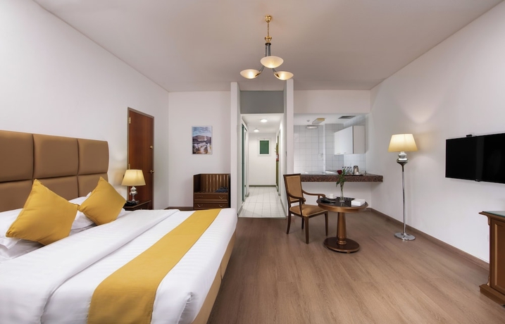 Imagen de la habitación del Airport Hotel. Foto 9