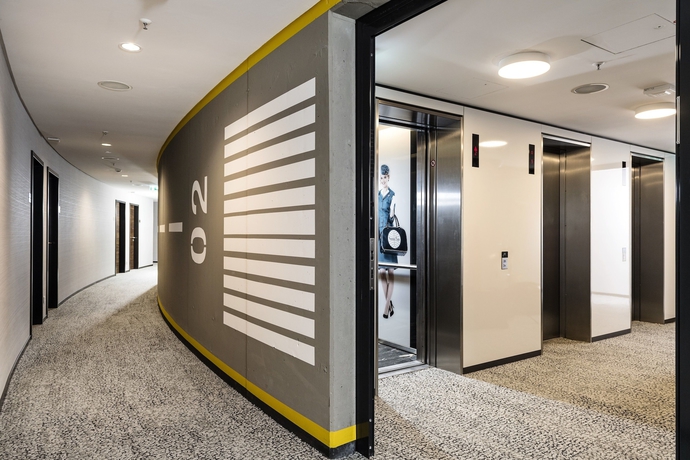 Imagen de los interiores del Airport Plaza Hotel Hamburg. Foto 16