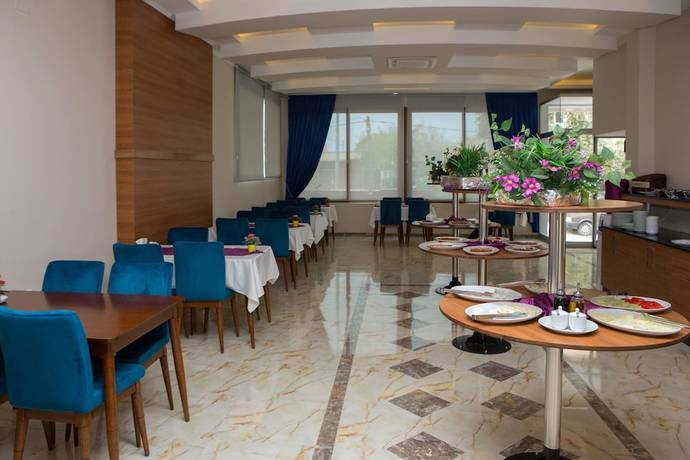 Imagen del bar/restaurante del Akcali Hotel. Foto 2