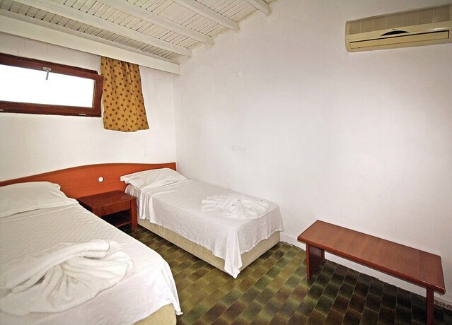 Imagen de la habitación del Akcay Pinea Club. Foto 15