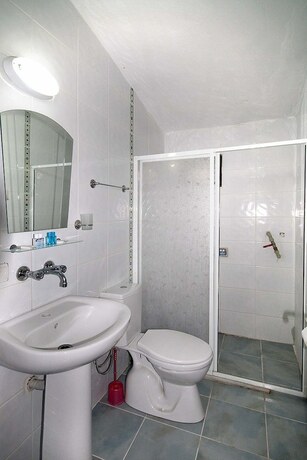 Imagen de la habitación del Akcay Pinea Club. Foto 17