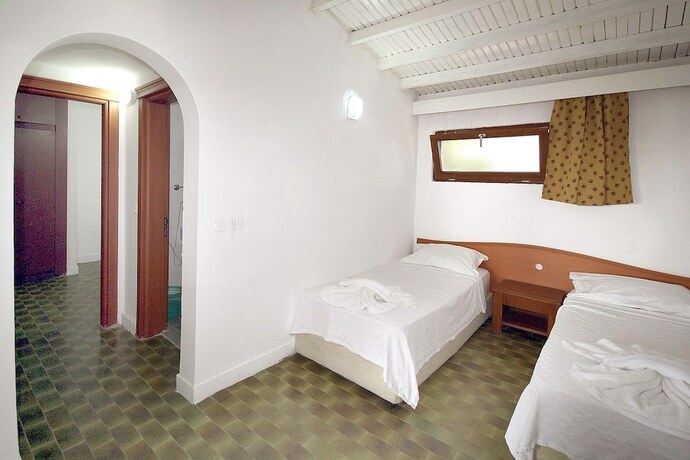 Imagen de la habitación del Akcay Pinea Club. Foto 18