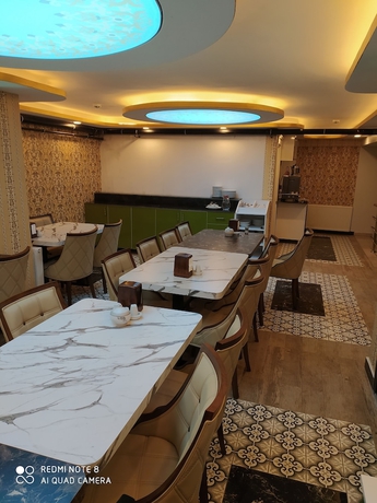 Imagen del bar/restaurante del Akdeniz Van Otel. Foto 8