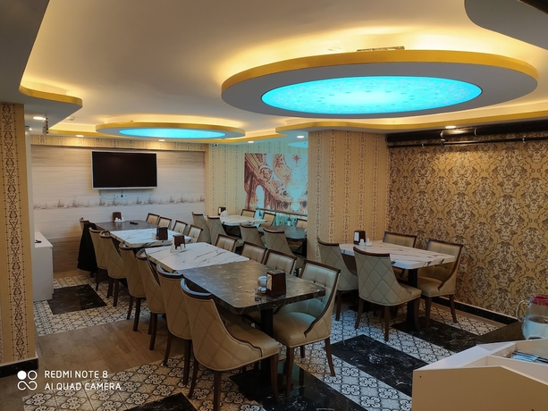 Imagen del bar/restaurante del Akdeniz Van Otel. Foto 10