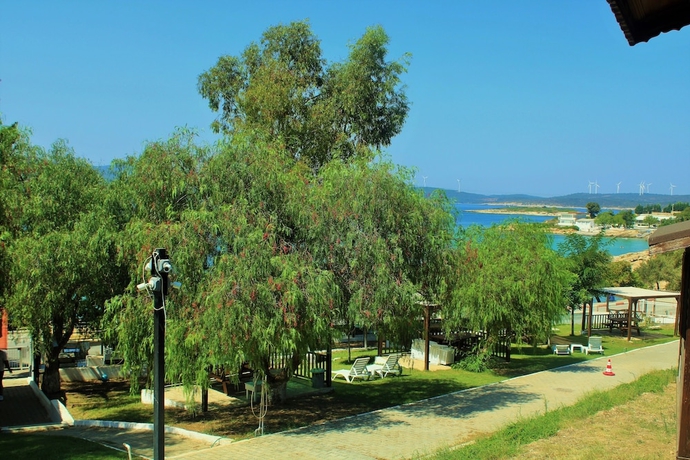 Imagen de los exteriores del Akkum Beach Otel. Foto 14