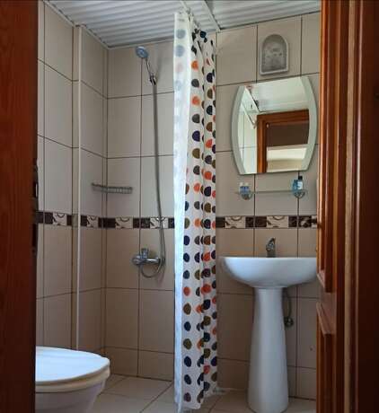 Imagen de la habitación del Akpinar Otel Cesme. Foto 17