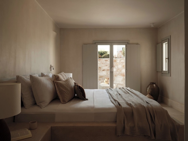 Imagen de la habitación del Akria Seaside Suites. Foto 1
