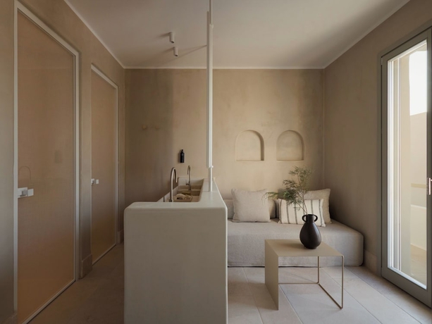 Imagen de la habitación del Akria Seaside Suites. Foto 3