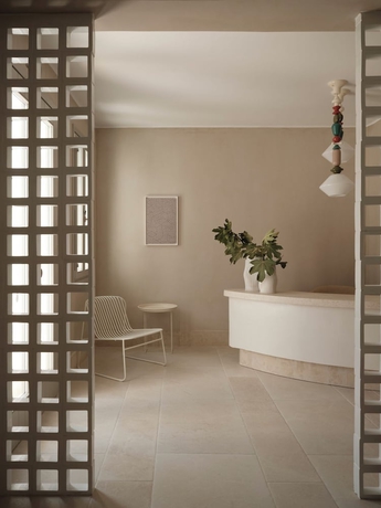 Imagen de los interiores del Akria Seaside Suites. Foto 16