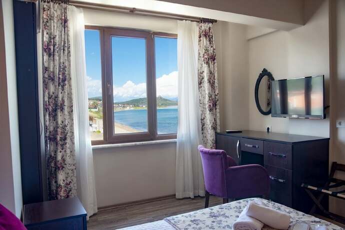 Imagen de la habitación del Aksac Hotel Cunda. Foto 20