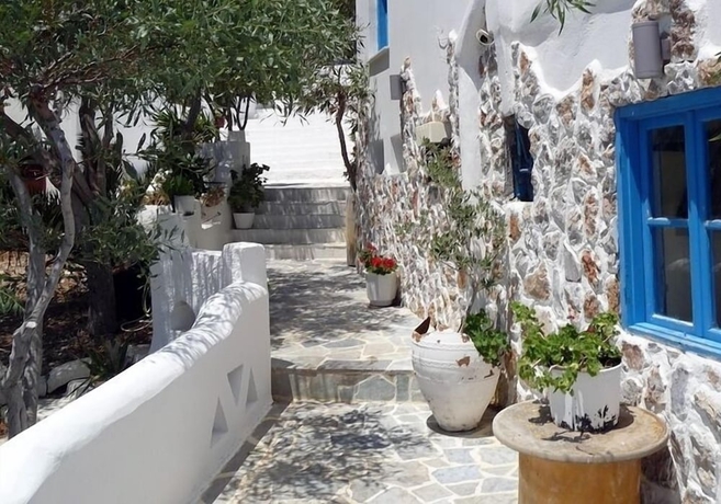 Imagen de los exteriores del Akti Rooms. Foto 14