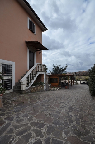 Imagen de los exteriores del Al Casale De Santis. Foto 11