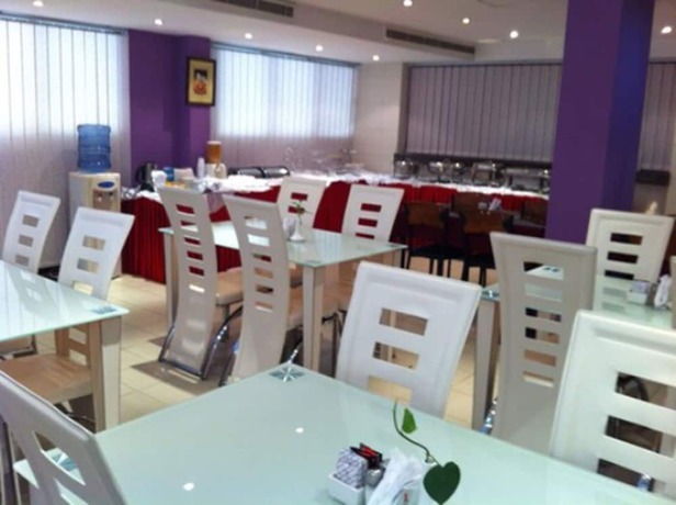Imagen del bar/restaurante del Al Jazeera Hotel Apartments Llc. Foto 3