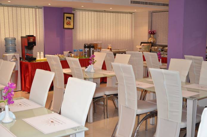 Imagen del bar/restaurante del Al Jazeera Hotel Apartments Llc. Foto 4