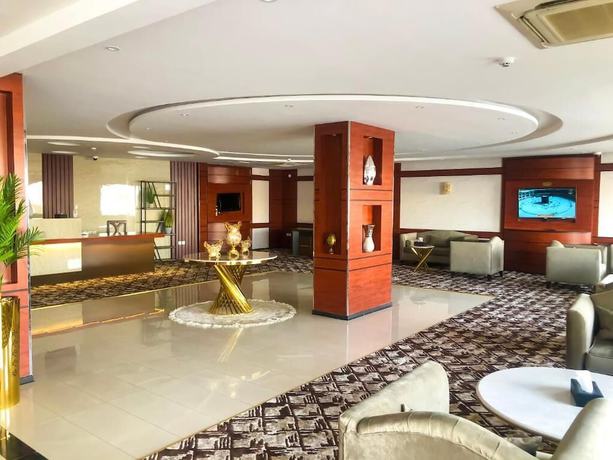 Imagen de los interiores del Al Muteb Suites Al Tawon. Foto 5