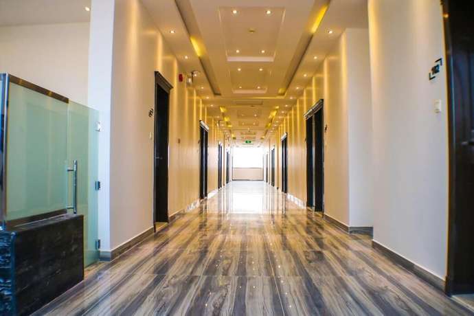 Imagen de los interiores del Al Muteb Suites Al Yarmouk. Foto 11
