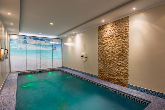 Imagen de la piscina del AlMuhaidb Hotel Apartments Askary. Foto 19