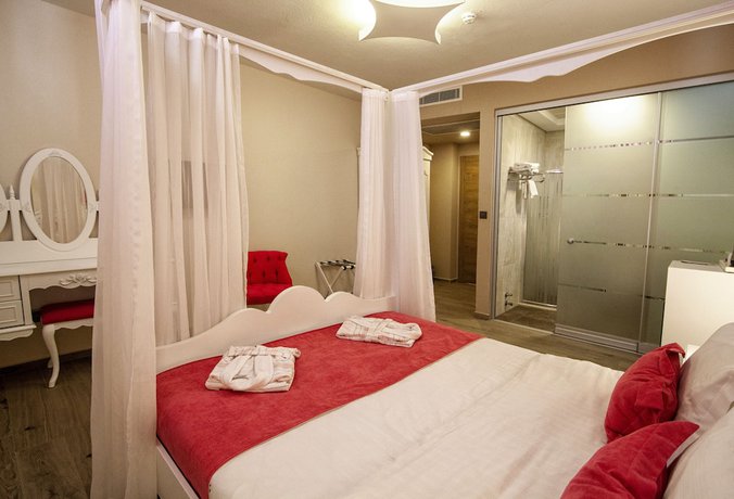 Imagen de la habitación del Ala Rosa Alacati Hotel - Adults Only. Foto 3