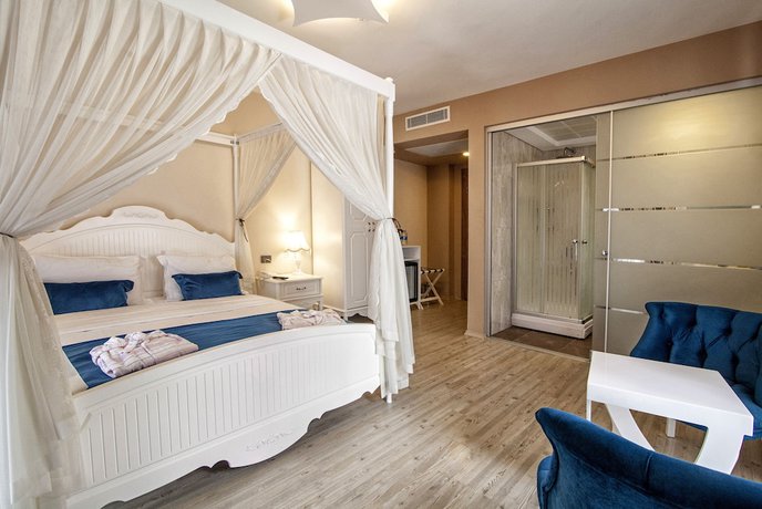 Imagen de la habitación del Ala Rosa Alacati Hotel - Adults Only. Foto 8