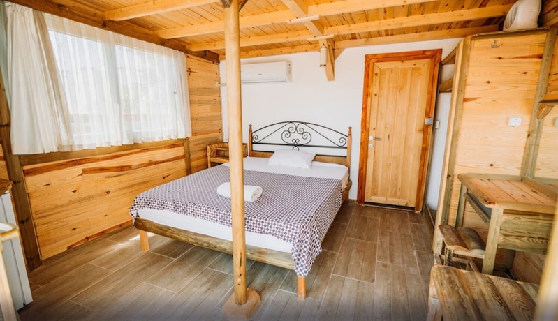 Imagen de la habitación del Alacas Hotel &Ccedil;eşme. Foto 4