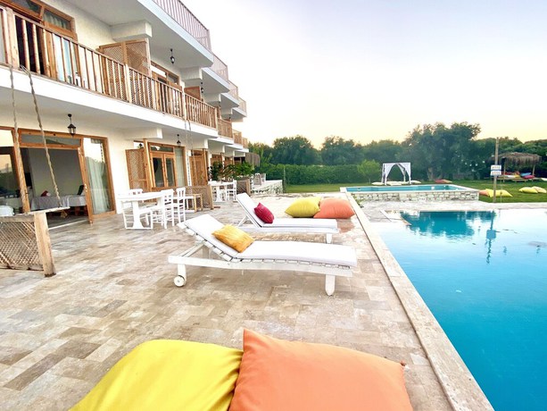 Imagen de la piscina del Alacati Barbarossa Hotel. Foto 15