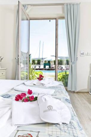 Imagen de la habitación del Alacati Marina Palace. Foto 2