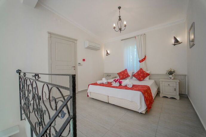 Imagen general del Alacati Marina Palace Otel. Foto 10