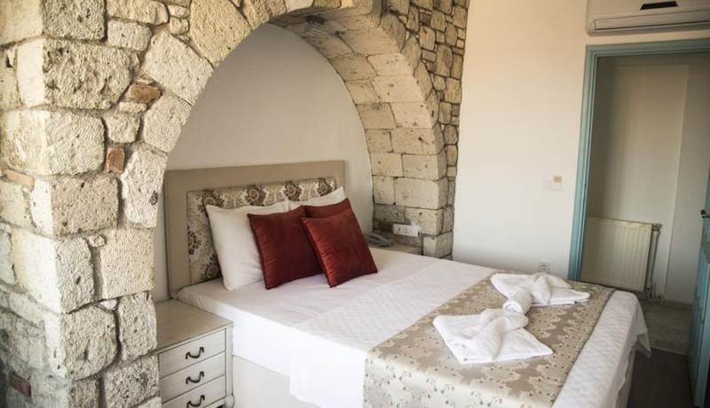 Imagen de la habitación del Alacati Sardunya Hotel. Foto 16