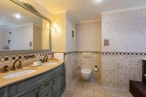 Imagen de la habitación del Ala&ccedil;atı Beach Resort. Foto 20