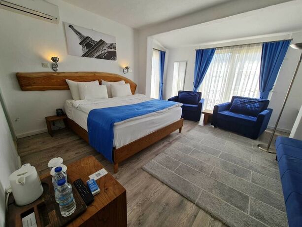 Imagen de la habitación del Ala&ccedil;atı Otel Rebetiko. Foto 13