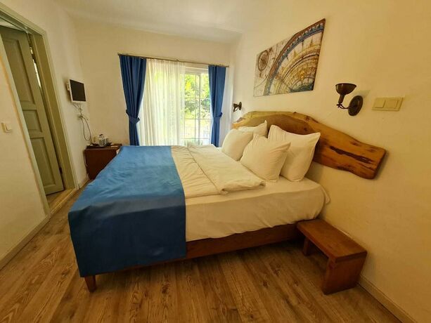 Imagen de la habitación del Ala&ccedil;atı Otel Rebetiko. Foto 20