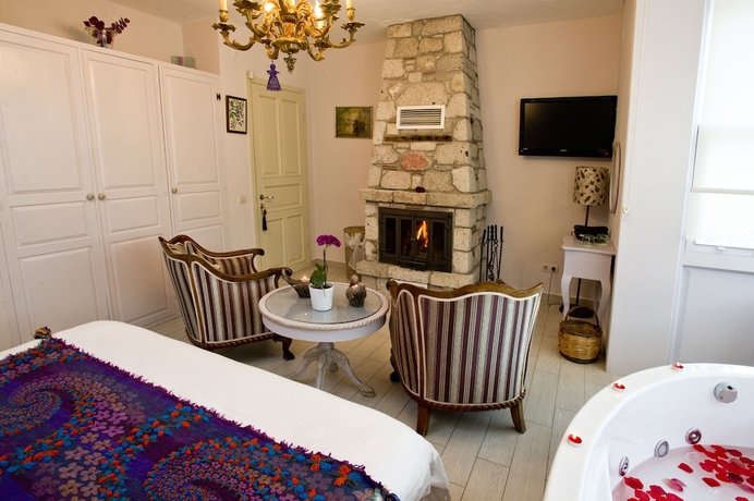 Imagen de la habitación del Ala&ccedil;atı Sultan Konak Butik Otel. Foto 4