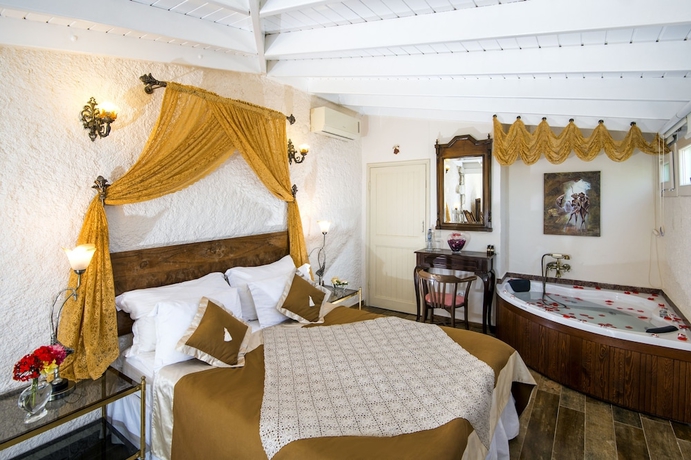 Imagen de la habitación del Ala&ccedil;atı Sultan Konak Butik Otel. Foto 5
