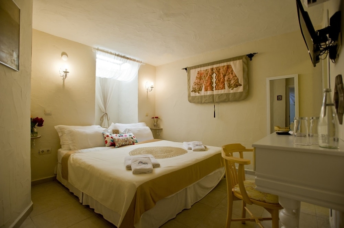 Imagen de la habitación del Ala&ccedil;atı Sultan Konak Butik Otel. Foto 7