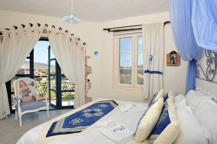 Imagen de la habitación del Ala&ccedil;atı Sultan Konak Butik Otel. Foto 13