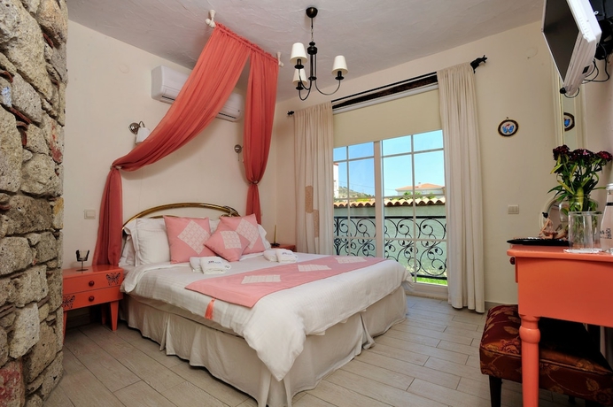 Imagen de la habitación del Ala&ccedil;atı Sultan Konak Butik Otel. Foto 14