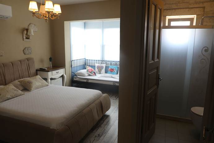 Imagen de la habitación del Ala&ccedil;atı Viola Hotel. Foto 8