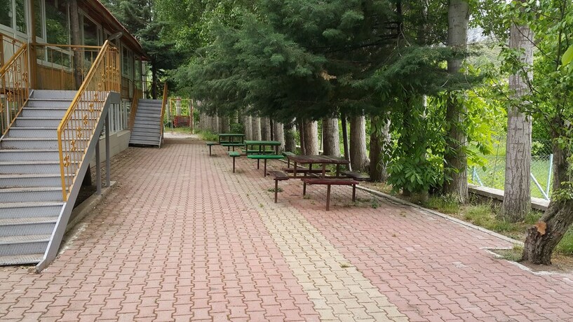 Imagen de los exteriores del Alanlar Alabalık Ve Otel. Foto 37