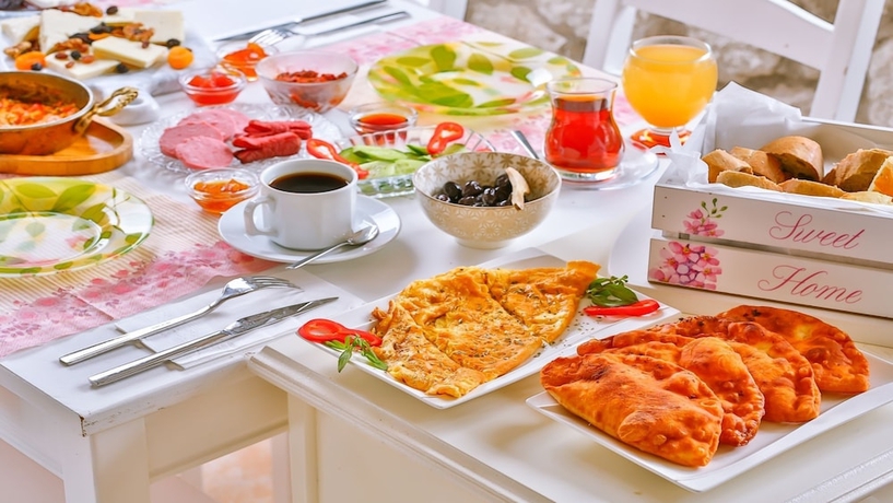 Imagen del bar/restaurante del Alasonya Otel Alacati by Lamira. Foto 3