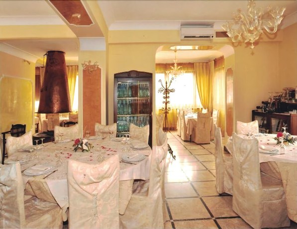 Imagen del bar/restaurante del Albergo La Perla Della Valle. Foto 3