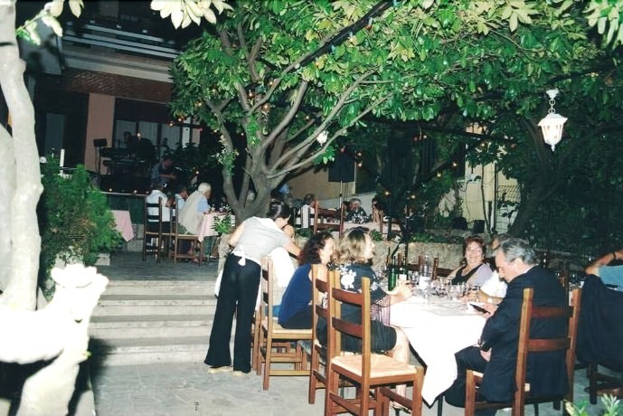 Imagen del bar/restaurante del Albergo La Perla Della Valle. Foto 4