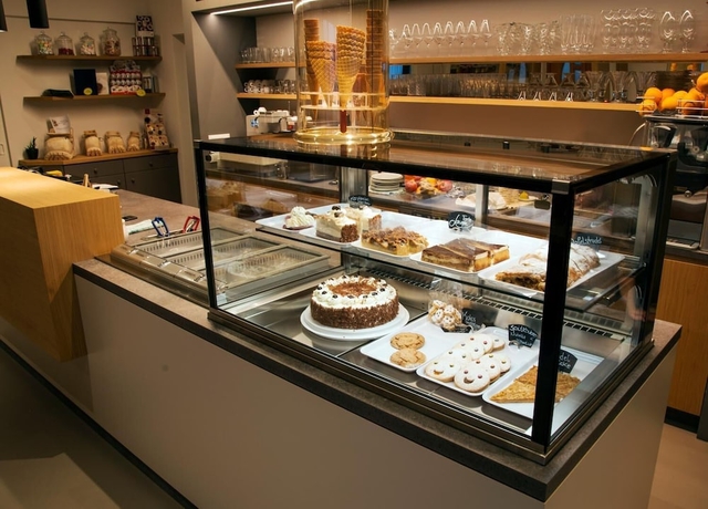 Imagen del bar/restaurante del Albergo Laugen Restaurant Bar Pins Romana Camper Parking Area. Foto 5