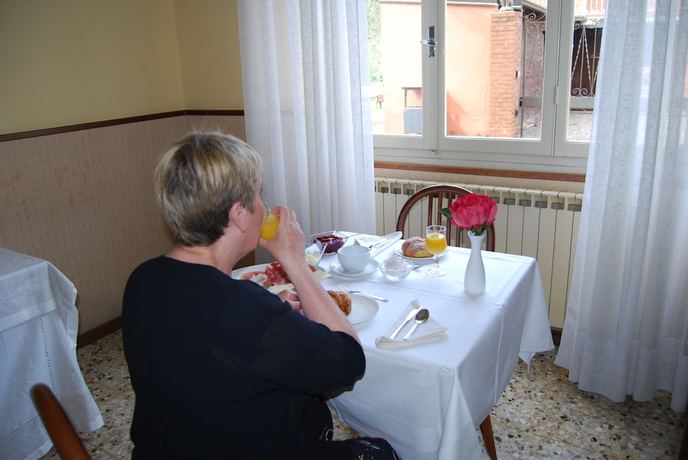Imagen del bar/restaurante del Albergo Meuble\' Olivi. Foto 2