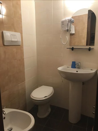 Imagen de la habitación del Albergo Meuble\' Olivi. Foto 7