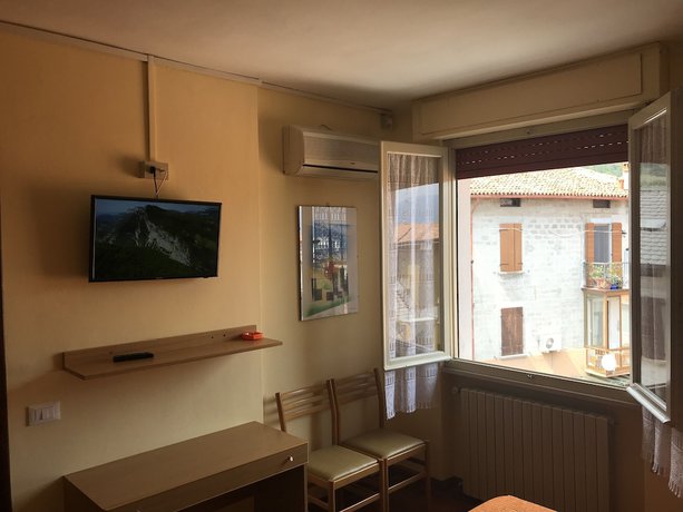 Imagen de la habitación del Albergo Meuble\' Olivi. Foto 11