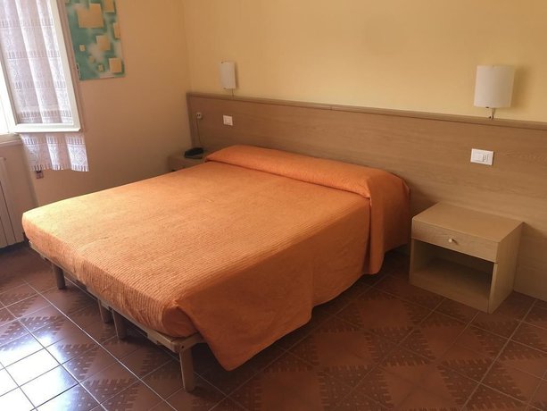 Imagen de la habitación del Albergo Meuble\' Olivi. Foto 15