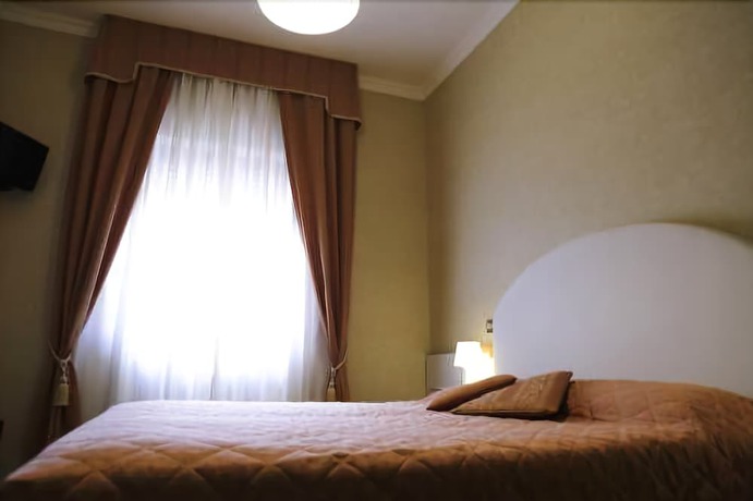 Imagen de la habitación del Albergo Nord Roma. Foto 10