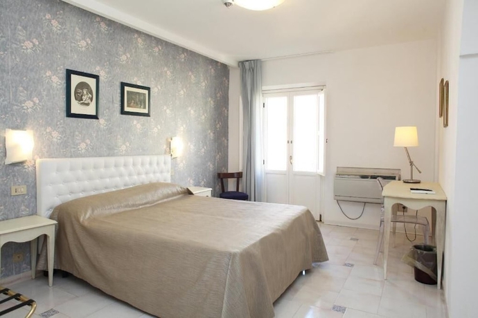 Imagen de la habitación del Albergo Russo. Foto 10