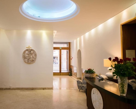 Imagen de los interiores del Albergo Russo. Foto 16